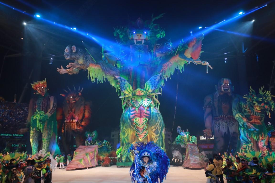 Em defesa da Amazônia, Caprichoso cria momentos impactantes no Festival de Parintins