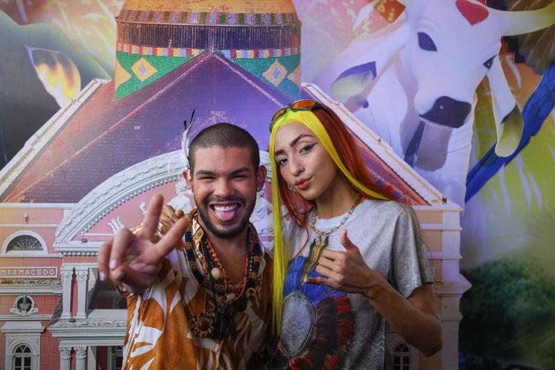 Ex-BBB Vyni e Ruivinha de Marte visitam atrativos turísticos de Parintins