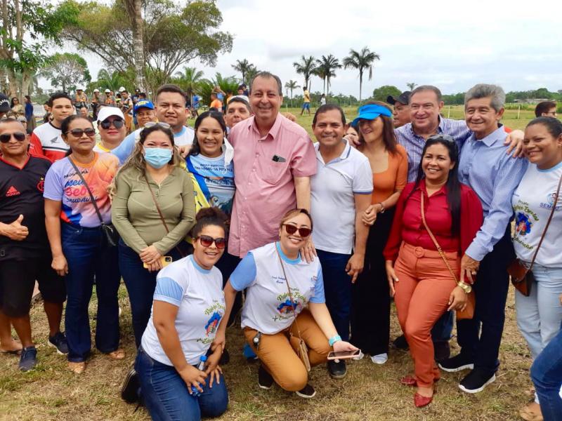 Na região do Rio Madeira, Senador Omar conversa com a população e apresenta ações pelos municípios