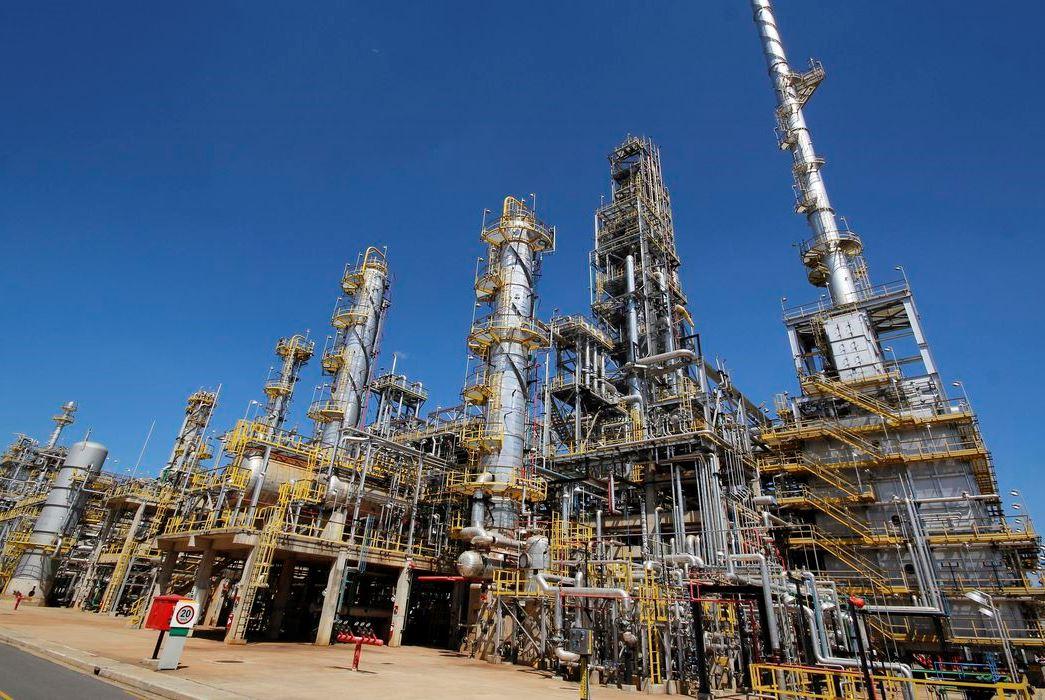 Petrobras reduz preço da gasolina em R$ 0,20 por litro nas refinarias