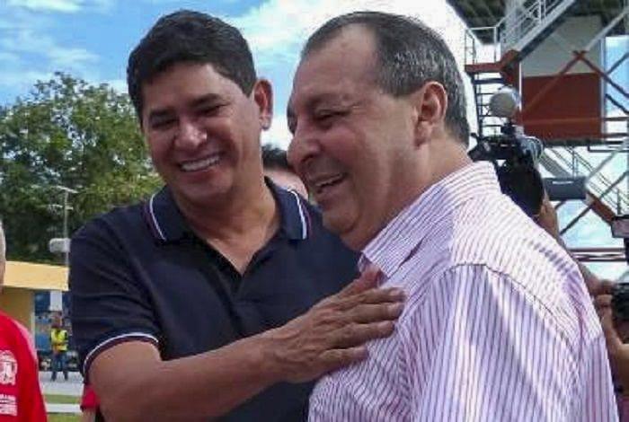 Senador Omar Aziz chega em Parintins para grande manifestação popular nesta sexta-feira