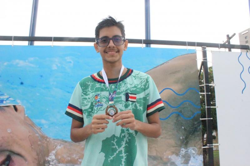 Atleta do Colégio Batista, Levi de Souza é medalhista de bronze no JEAs 
