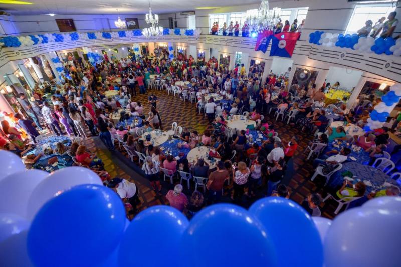 Em encontro com 600 idosos, Wilson recebe apoio de grupos da terceira idade