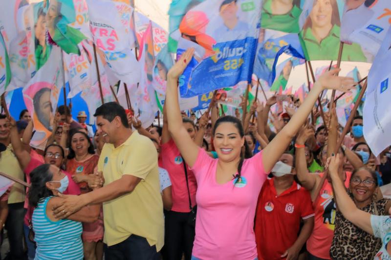Mayra Dias inicia agenda de caminhadas pelo bairro São José, em Parintins