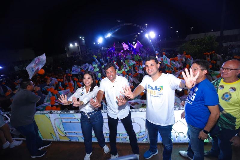Saullo Vianna é recebido com grande festa em Parintins neste sábado