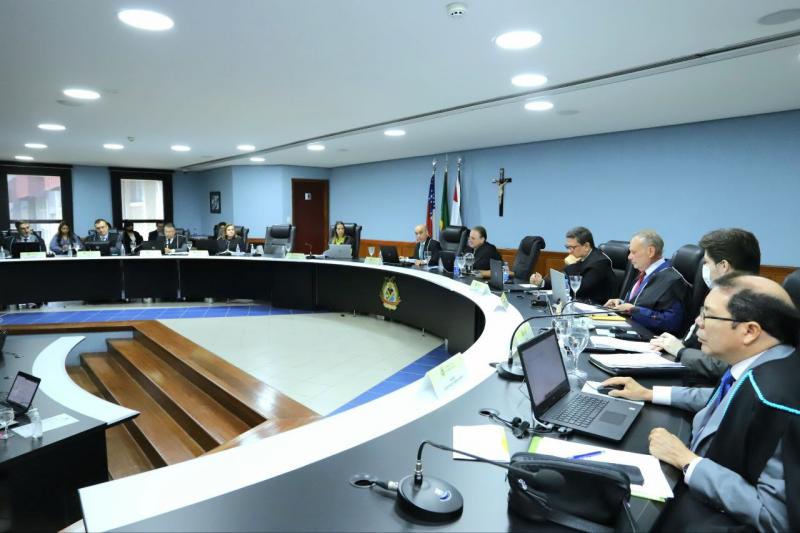    TCE-AM multa ex-presidente da Amazonastur em quase R$ 400 mil