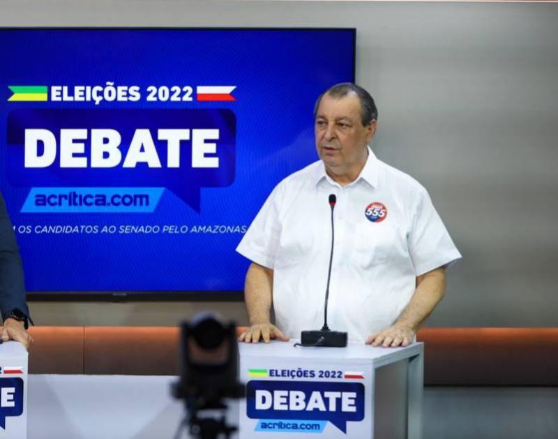 Senador Omar apresenta propostas. Arthur e Menezes apelam para baixaria em debate