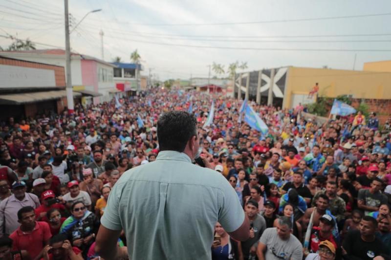 Wilson é recebido por mais de 5 mil pessoas em Eirunepé, para onde destinou R$ 86 milhões