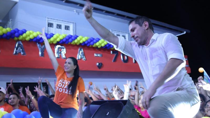 Caminhada e comício de Marcelo Ramos e Mayra Dias arrasta multidão de 10 mil em Parintins 