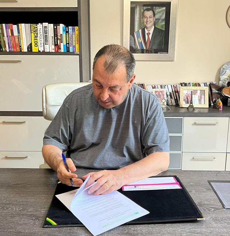 Senador Omar confirma compromisso por mobilidade urbana mais sustentável e acessível