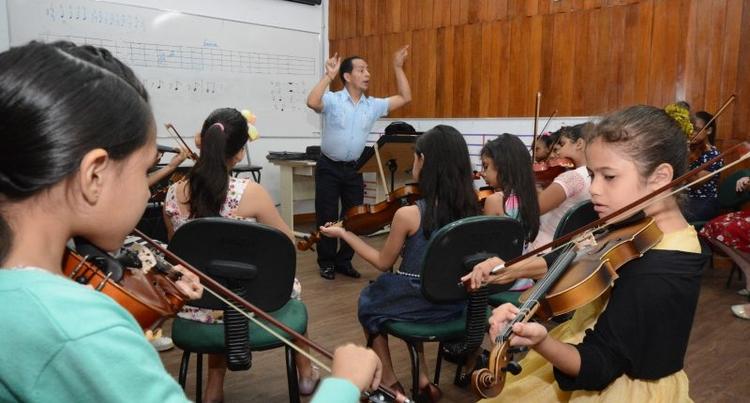 UEA realiza apresentação de projeto musical com crianças e jovens, no domingo