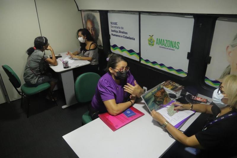 Governo do Amazonas garante atendimento aos indígenas sateré-mawé no Ônibus do Idoso