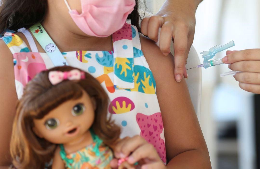 Covid-19: Saúde distribui 1 milhão de doses de vacina para crianças