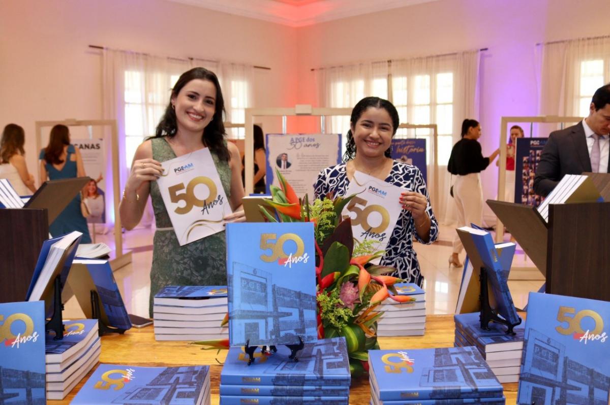 Imprensa Oficial produz revista de comemoração aos 50 anos da PGE-AM