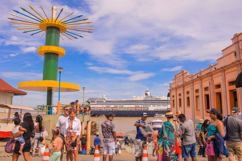 Segundo navio da temporada de cruzeiros chega a Parintins com cerca de 1500 turistas