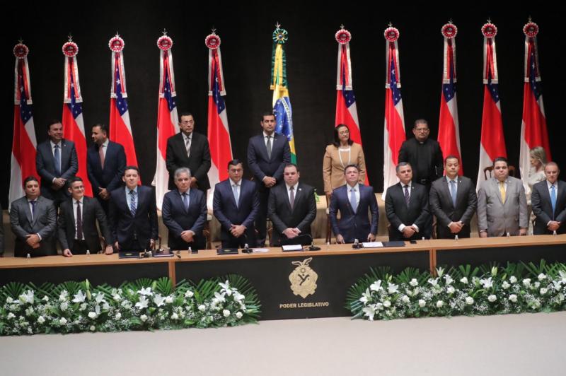 Prefeitos que formaram maioria em apoio histórico à reeleição de Wilson Lima prestigiam posse do governador