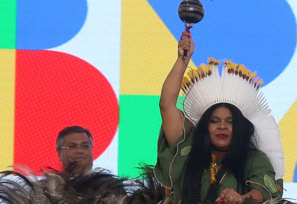 Sônia Guajajara diz que povos indígenas vivem crise humanitária