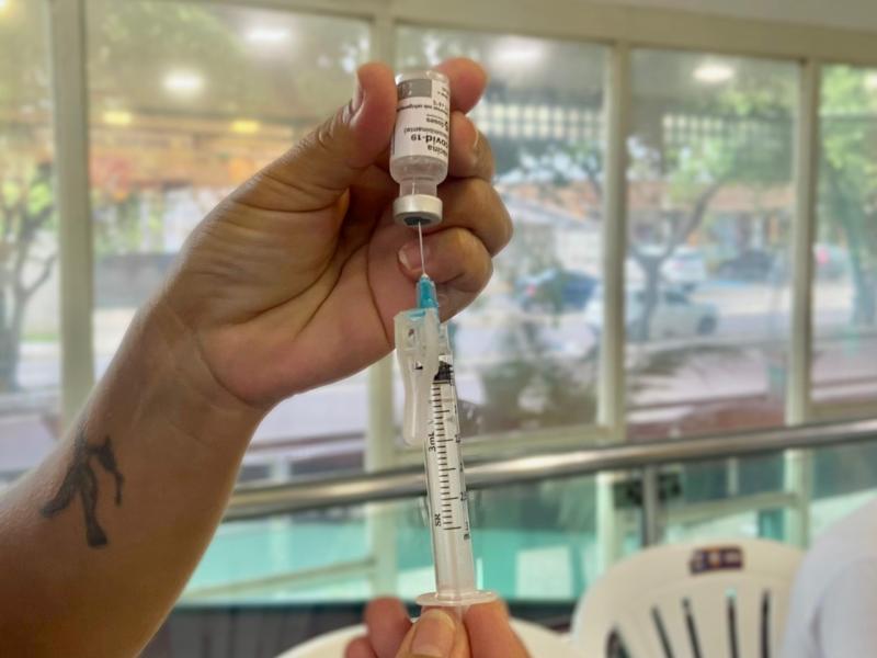 Mais de 2.000 doses de Vacina contra a Covid-19 são aplicadas na campanha nos supermercados de Manaus