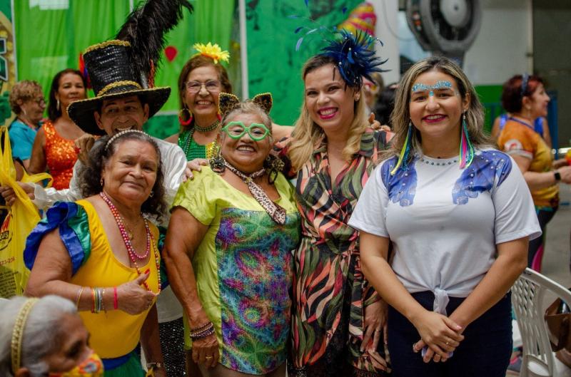 Alegria e diversão marcam o 1º grito de Carnaval de pessoas idosas assistidas pela Sejusc Alegria e diversão marcam o 1º grito de Carnaval de pessoas idosas assistidas pela Sejusc