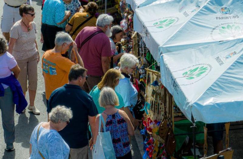 Temporada de navios movimenta o trade turístico e aquece a economia parintinense Temporada de navios movimenta o trade turístico e aquece a economia parintinense