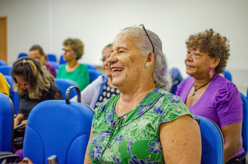 Dia do aposentado: Sejusc realiza palestra informativa para grupos de idosos, psicólogos e assistentes sociais  Dia do aposentado: Sejusc realiza palestra informativa para grupos de idosos, psicólogos e assistentes sociais