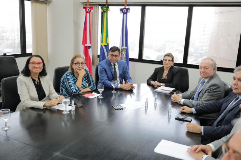 ‘Só conseguimos avançar com união’, diz governador Wilson Lima em visita à nova presidência do TJAM ‘Só conseguimos avançar com união’, diz governador Wilson Lima em visita à nova presidência do TJAM