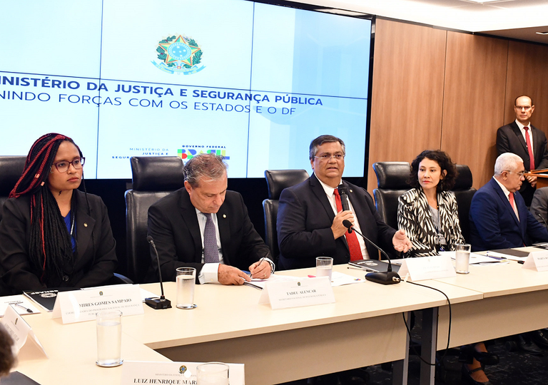 Flávio Dino e secretários de segurança de todo o país debatem ações para fortalecimento da Segurança Pública Flávio Dino e secretários de segurança de todo o país debatem ações para fortalecimento da Segurança Pública