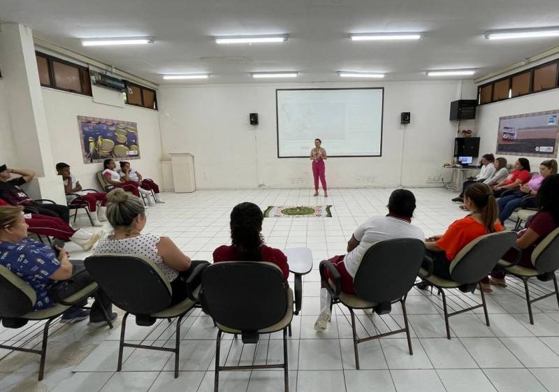 SES-AM realiza encontro de práticas integrativas e bem-estar com servidores da saúde mental SES-AM realiza encontro de práticas integrativas e bem-estar com servidores da saúde mental