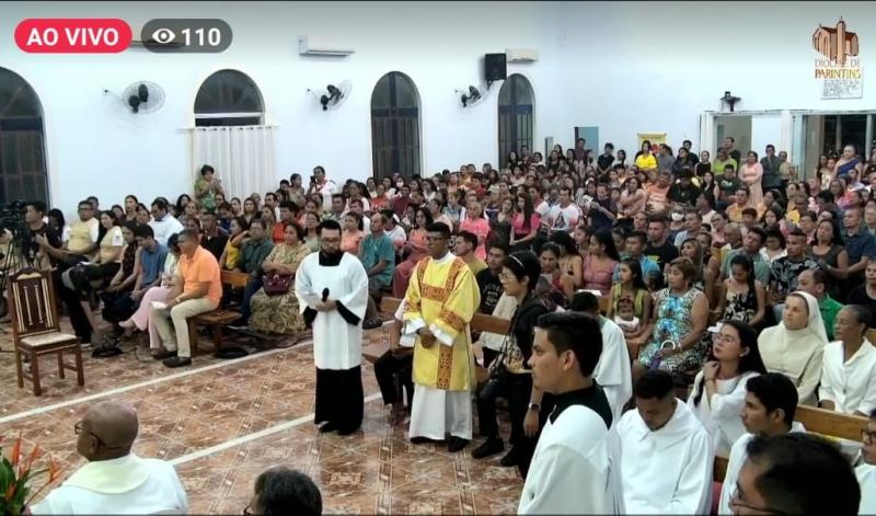 Diácono João Paulo é ordenado novo padre da Diocese de Parintins Diácono João Paulo é ordenado novo padre da Diocese de Parintins