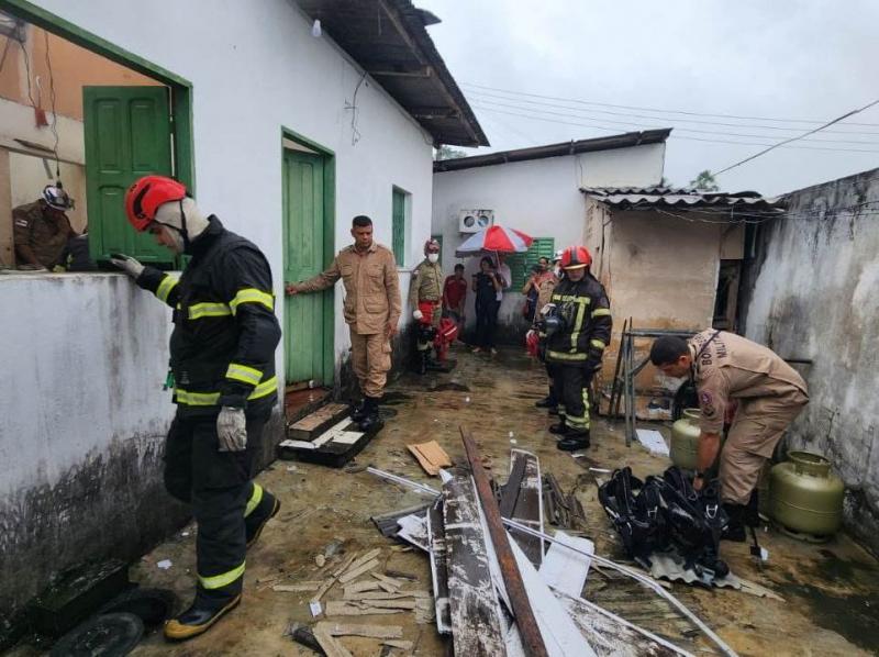 Corpo de Bombeiros atende ocorrência de vazamento de gás de cozinha, na zona norte de Manaus Corpo de Bombeiros atende ocorrência de vazamento de gás de cozinha, na zona norte de Manaus