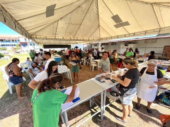 Técnicos da ADS se reúnem com representante indígena para auxiliar escoamento da produção rural, em Barcelos Técnicos da ADS se reúnem com representante indígena para auxiliar escoamento da produção rural, em Barcelos