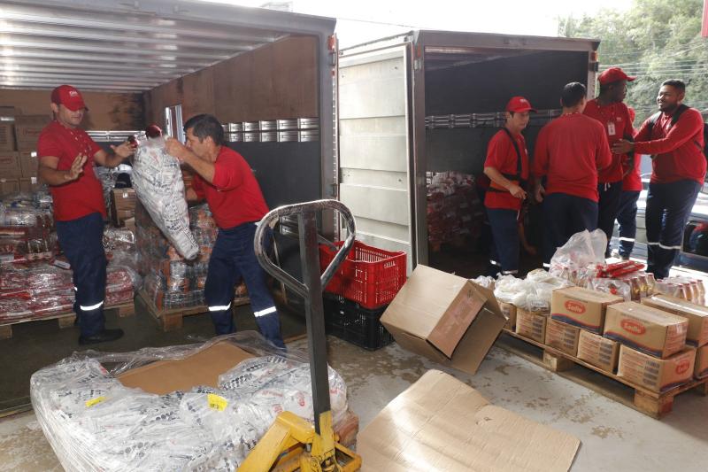 Governo do Amazonas abastece escolas da rede estadual com mais de 200 mil quilos de alimentos destinados à merenda Governo do Amazonas abastece escolas da rede estadual com mais de 200 mil quilos de alimentos destinados à merenda
