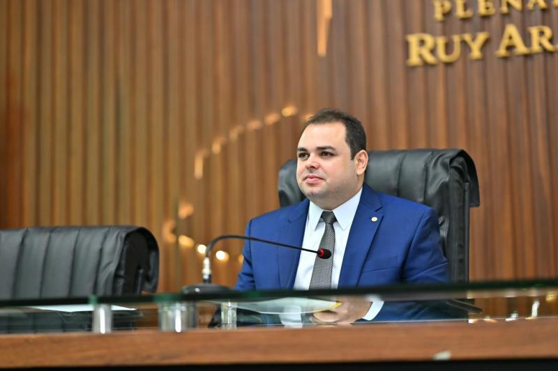 Presidente da Aleam, Roberto Cidade, reforça compromisso com a população e garante empenho no comando do parlamento estadual Presidente da Aleam, Roberto Cidade, reforça compromisso com a população e garante empenho no comando do parlamento estadual