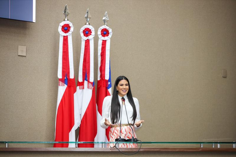 Deputada Mayra Dias evidência protagonismo da mulher e reafirma luta pelo social Deputada Mayra Dias evidência protagonismo da mulher e reafirma luta pelo social