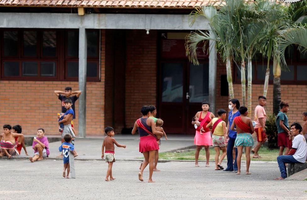 Governo instala antenas para prover internet na terra Yanomami