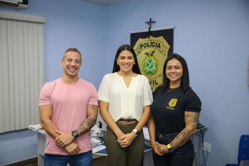 Violência contra a mulher e visita às instituições de segurança são pautas de Mayra Dias, em Parintins Violência contra a mulher e visita às instituições de segurança são pautas de Mayra Dias, em Parintins