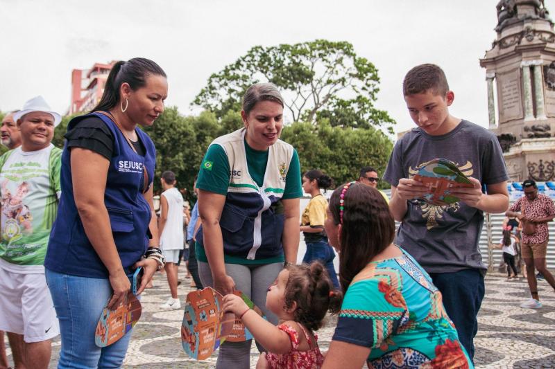 Carnaval na Floresta: Sejusc orienta foliões sobre direitos e deveres durante bandas da Bica e Difusora
