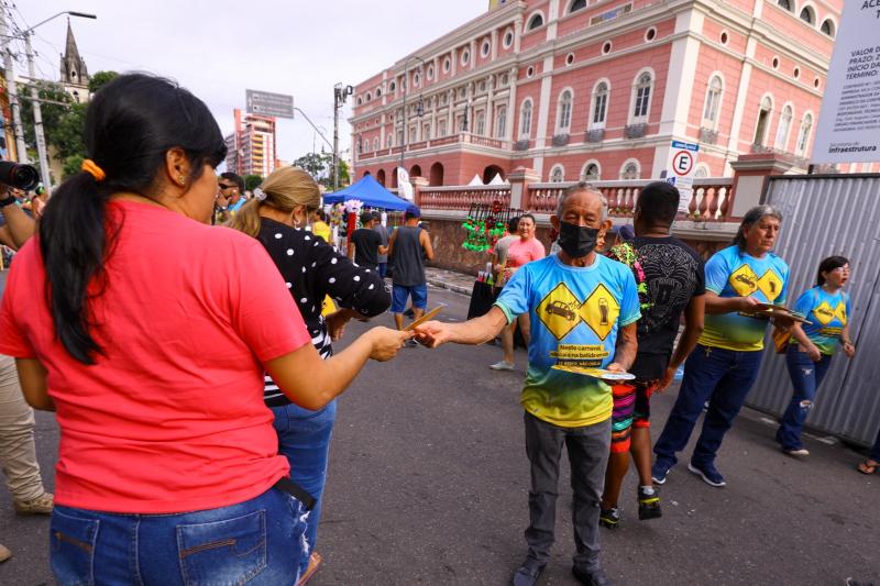 Carnaval na Floresta: Detran Amazonas segue com campanha de conscientização em blocos de carnaval de Manaus
