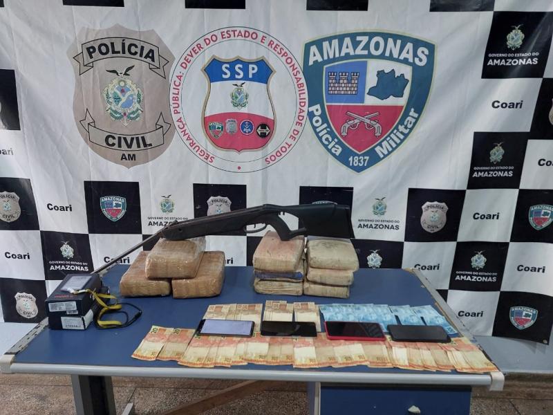 Hórus/Fronteira Mais Segura: Grupo é preso com drogas, arma e celular em Coari