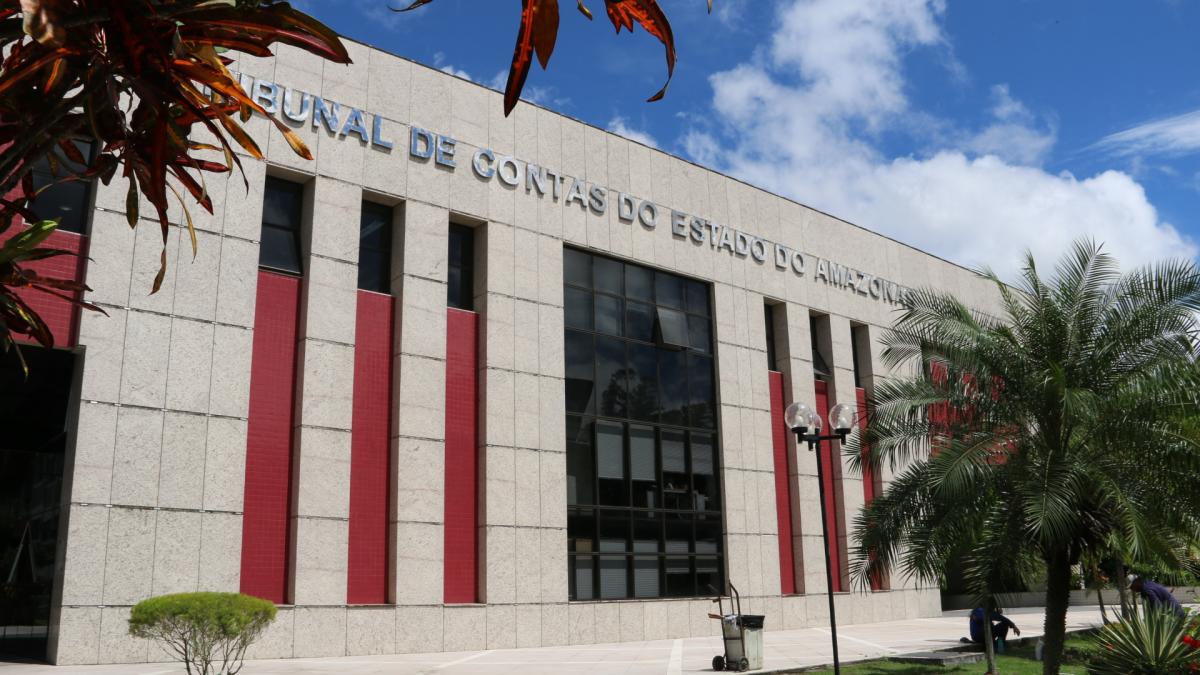 TCE-AM nomeia 11 novos servidores aprovados em concurso público