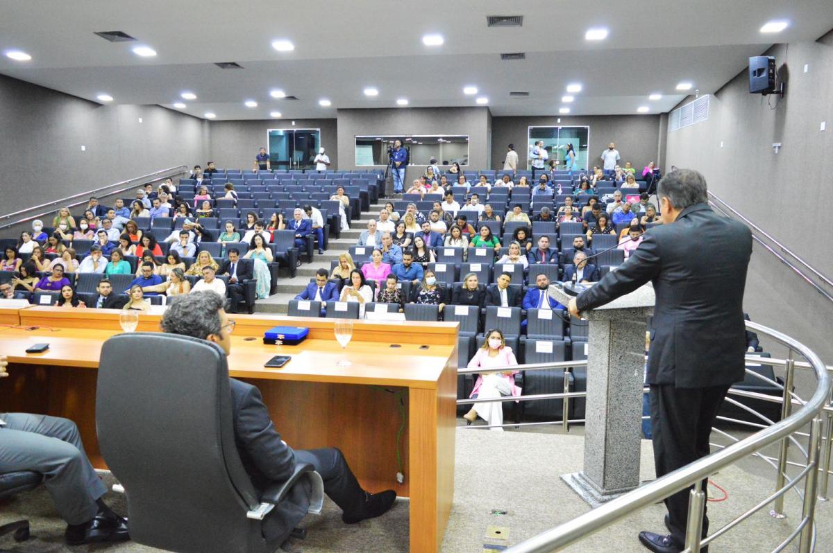 Fundação Hospital Adriano Jorge forma 19 novos médicos 