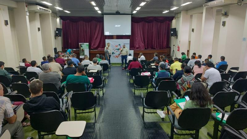 Encontro de extrativistas da borracha busca valorização da atividade no Amazonas