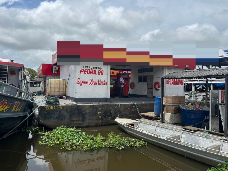 Policiais fecham dois ‘pontões’ de combustível que funcionavam de maneira irregular em Parintins