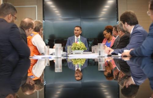 Ministro Waldez Góes e prefeito David Almeida debatem apoio federal à cidade de Manaus