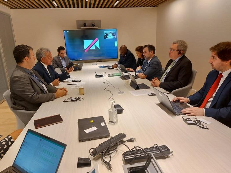 Governo do Amazonas busca fortalecer exportação de produtos da ZFM em reunião com Banco Mundial