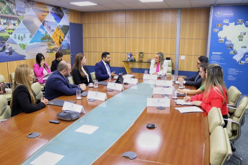 Amazonas articula investimentos para Festival de Parintins, em Brasília