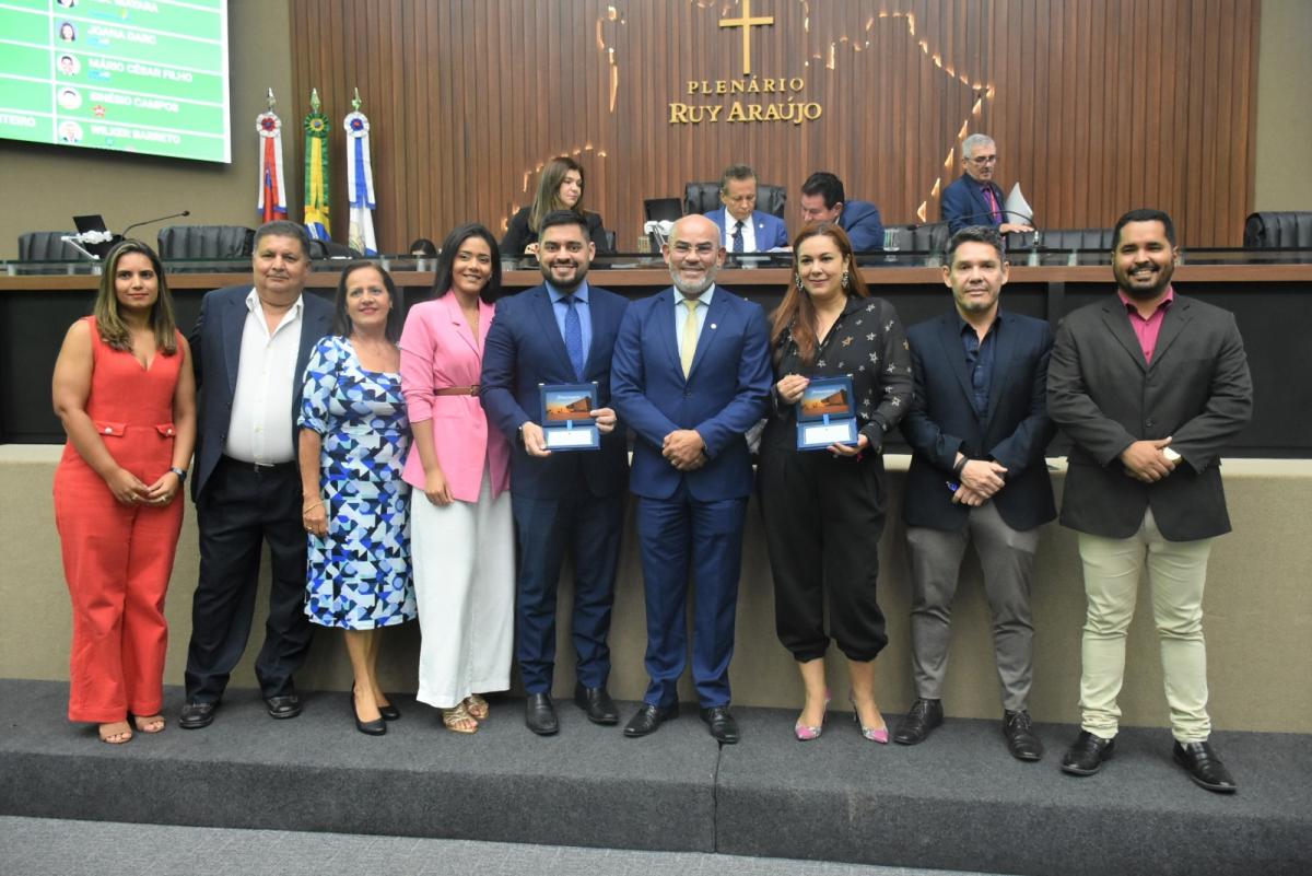 Reitor e vice-reitora da UEA são homenageados na Aleam
