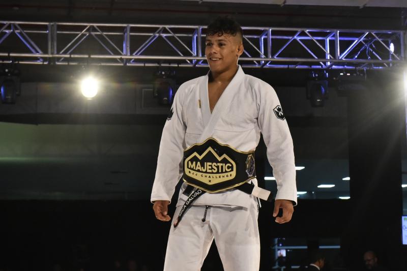 Amazonense Mica Galvão mantém cinturão de campeão no MajesticBjj 3