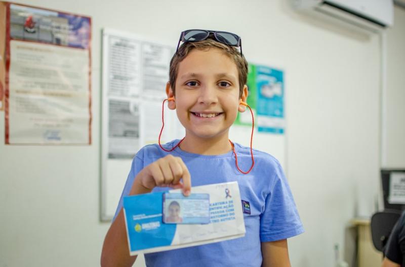 Governo do Amazonas disponibiliza carteira para pessoas com Transtorno do Espectro Autista