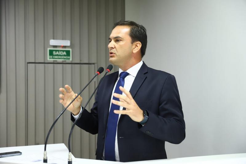 Mateus Assayag solicita contratação de novos ginecologistas para Parintins